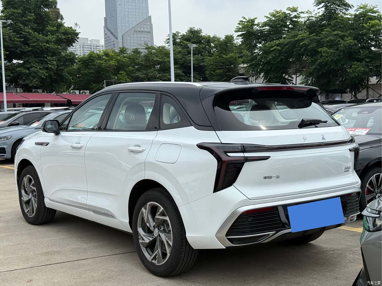 Hongqi HS3, 2026 все фото