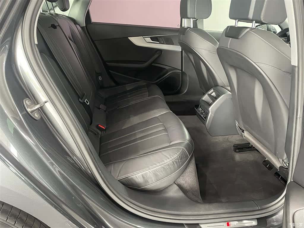 Audi A4L, 2020 15