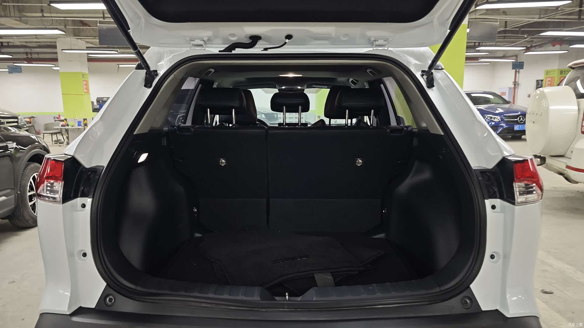 Toyota Frontlander, 2023 14