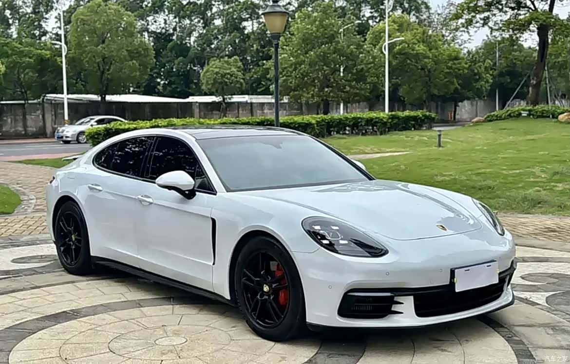 Porsche Panamera, 2019 2