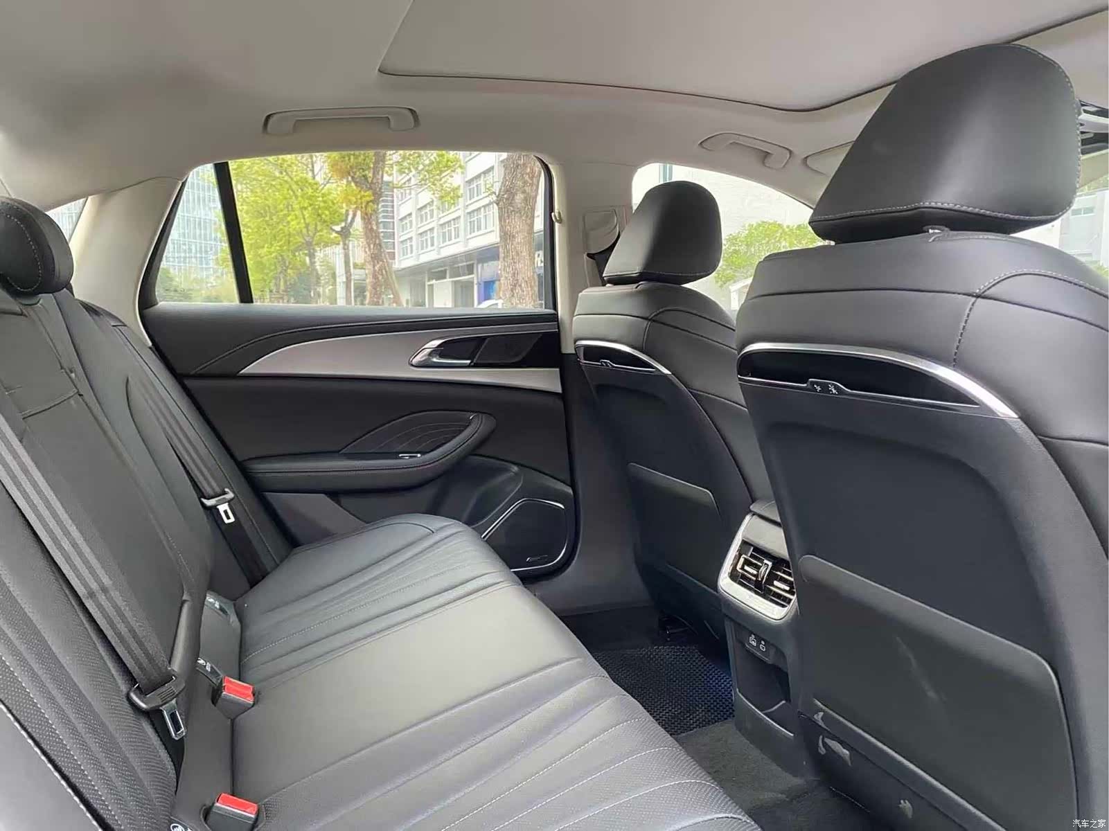 Hongqi H5, 2023 все фото