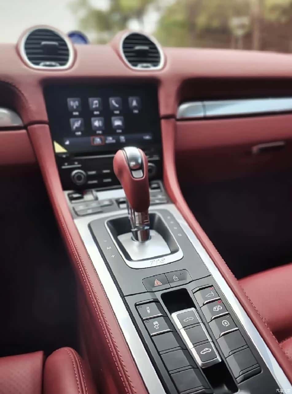 Porsche Boxster, 2022 11