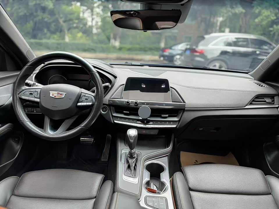 Cadillac CT4
