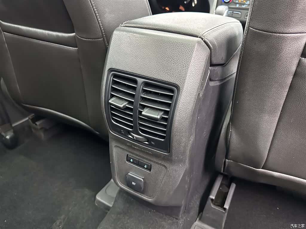 Ford Kuga, 2020 23
