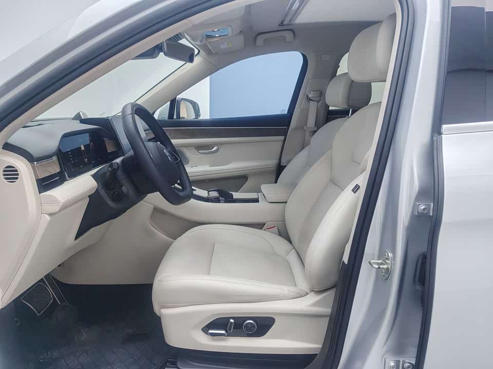 AITO Ask the world M5