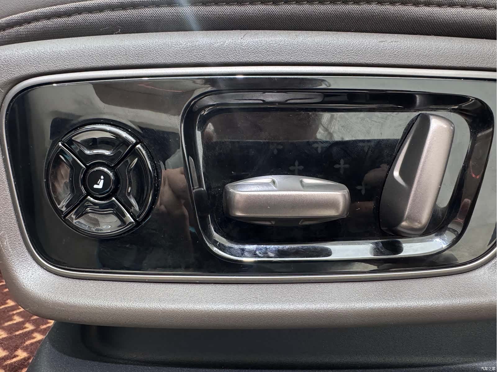 Li Auto MEGA, 2024 17