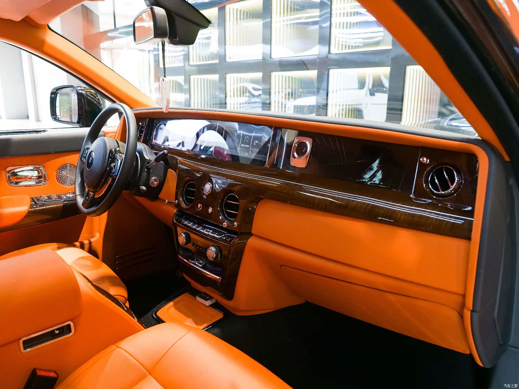 Rolls-Royce Phantom, 2014 15