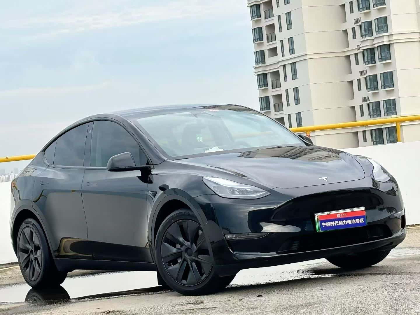 Tesla Model Y, 2023 3