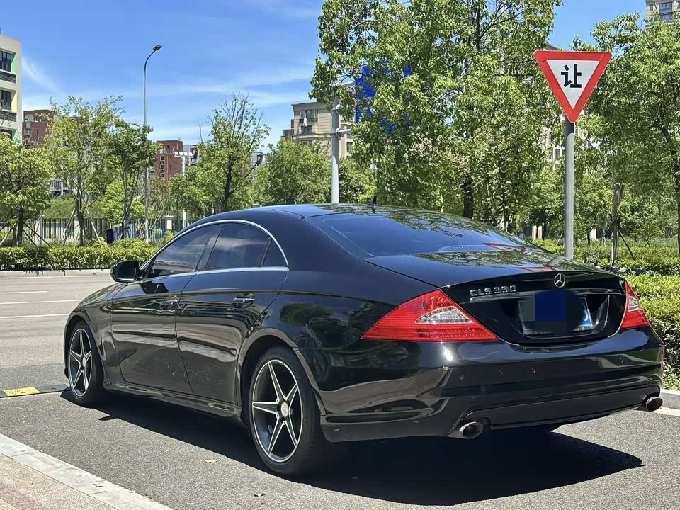 Mercedes-Benz CLS Mercedes-Benz CLS