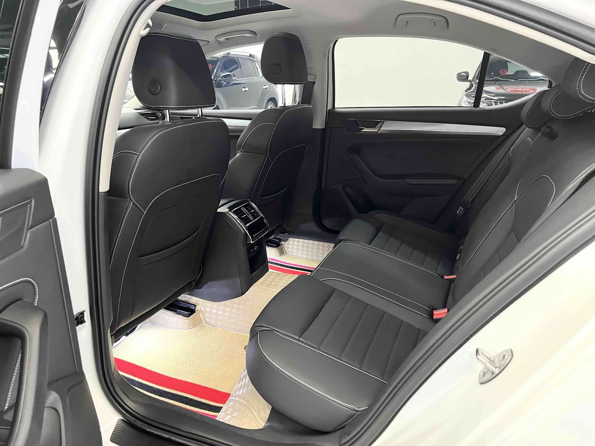 Skoda Superb, 2023 10