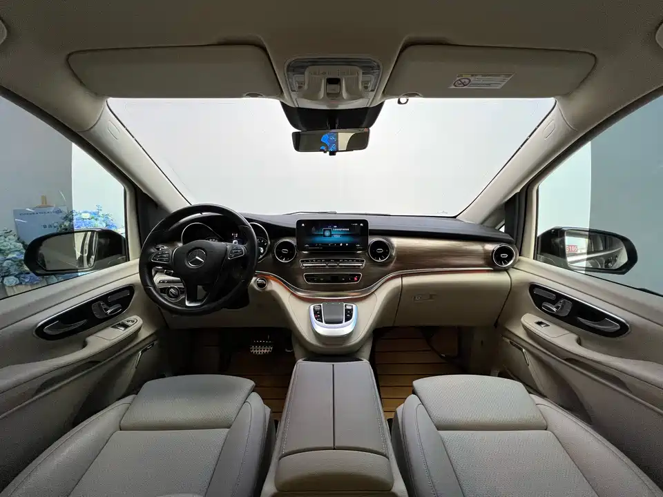 Mercedes-Benz V-class