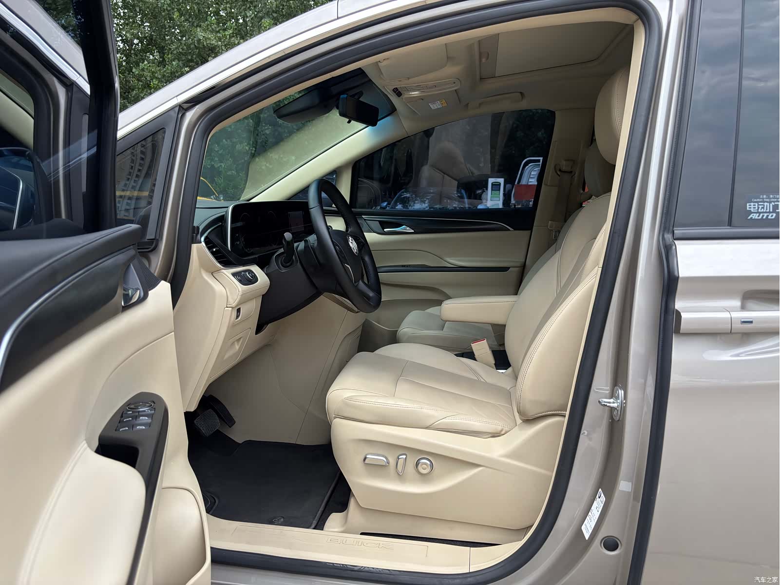 Buick GL8, 2022 все фото