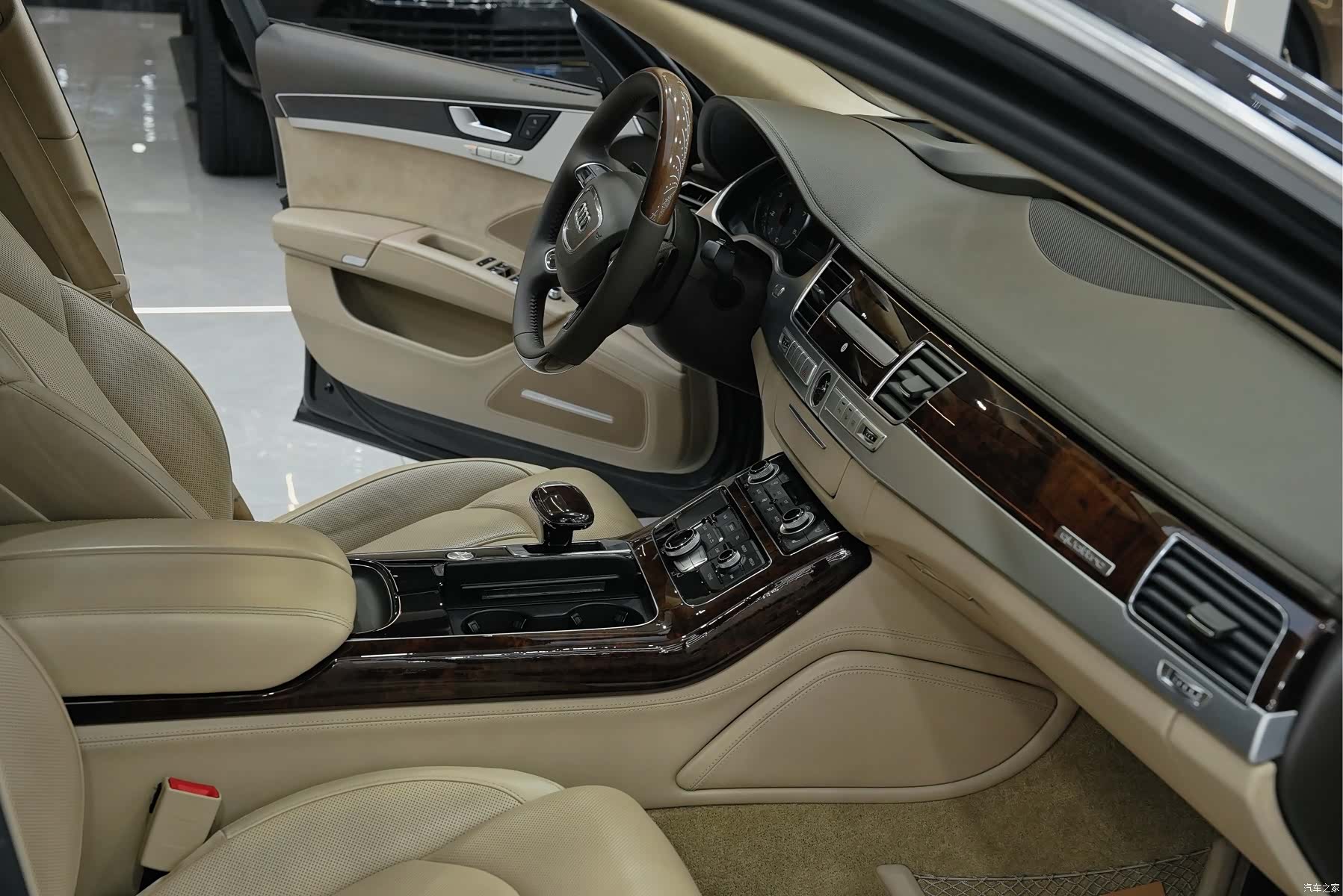 Audi A8L, 2017 24