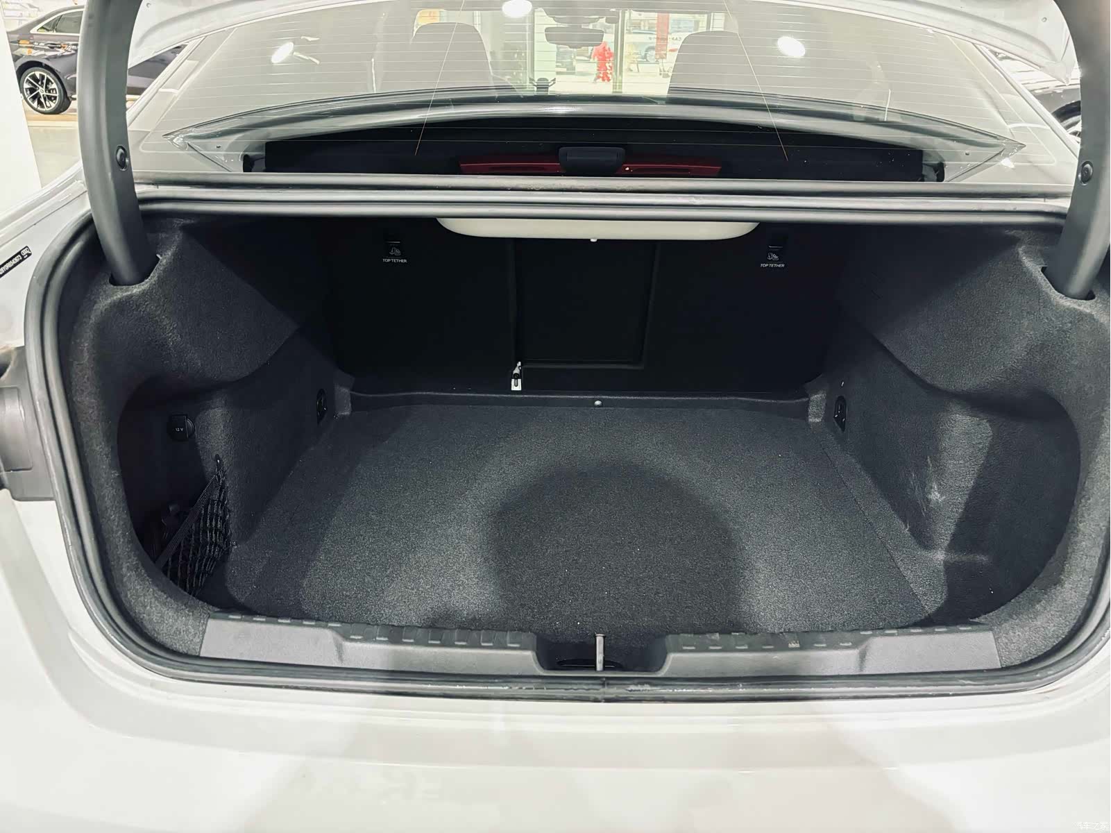 Audi Flying Spur, 2025 17