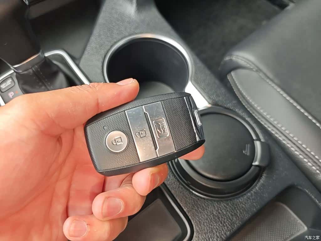 Kia KX5, 2017 9