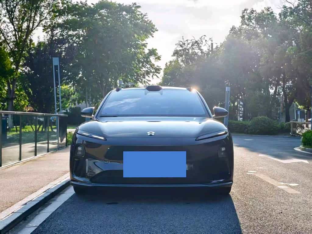 NIO ET5