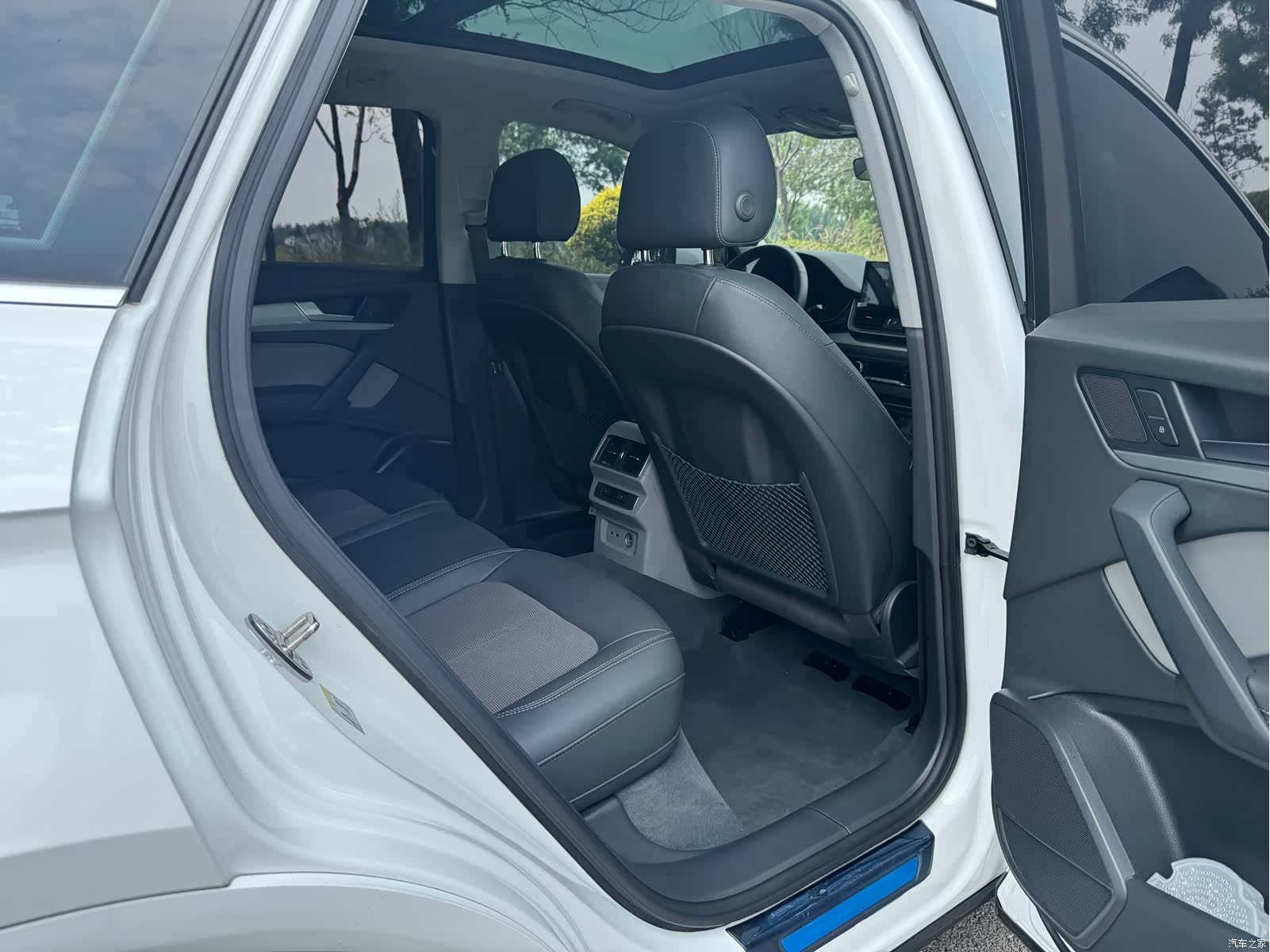 Audi Q5L, 2021 11