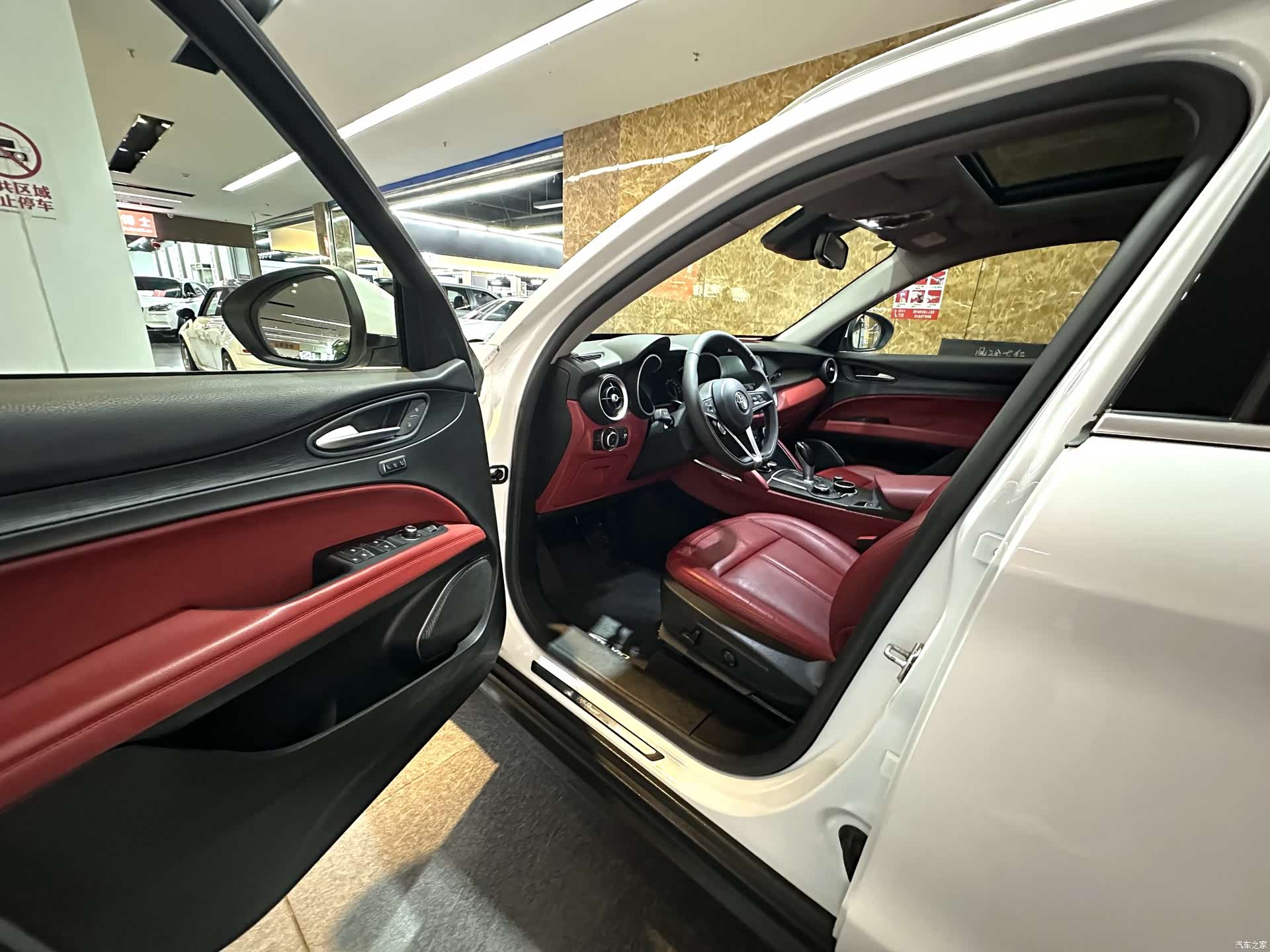 Alfa Romeo Stelvio, 2018 16