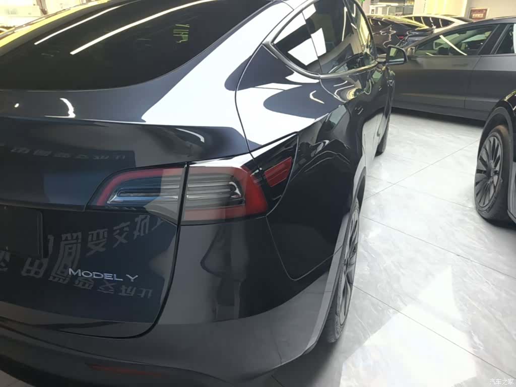 Tesla Model Y, 2024 8