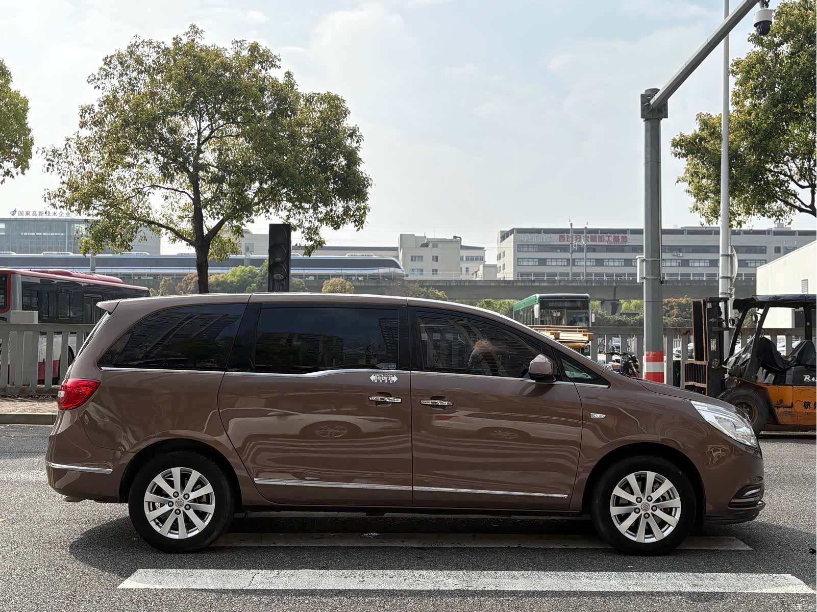 Buick GL8, 2019 4