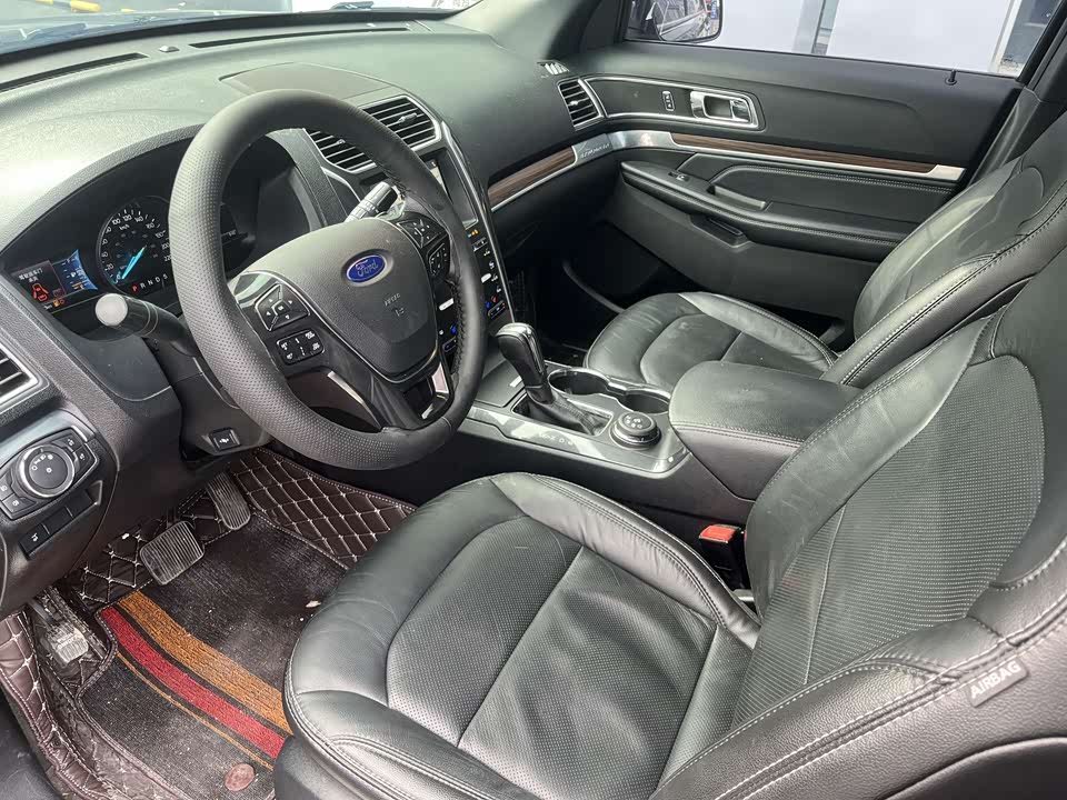 Ford Explorer Ford Explorer