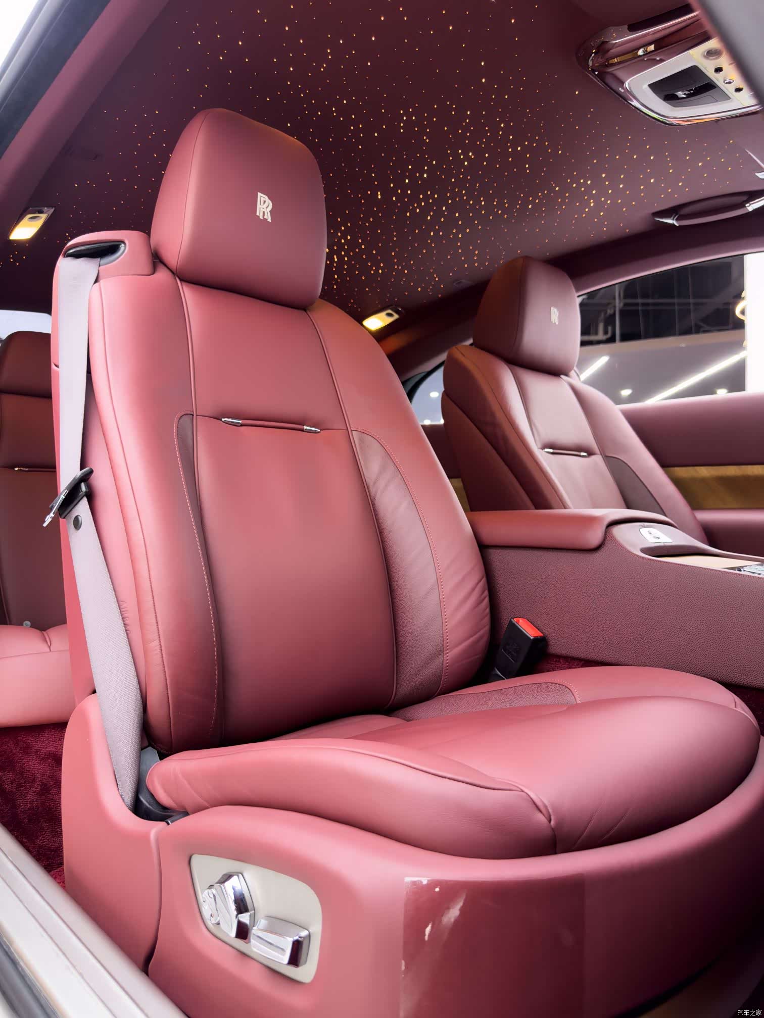 Rolls-Royce Wraith, 2016 13