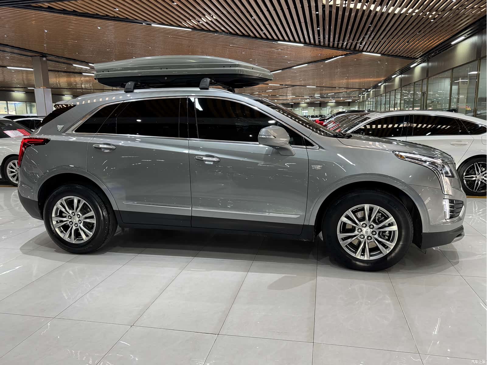 Cadillac XT5, 2023 все фото