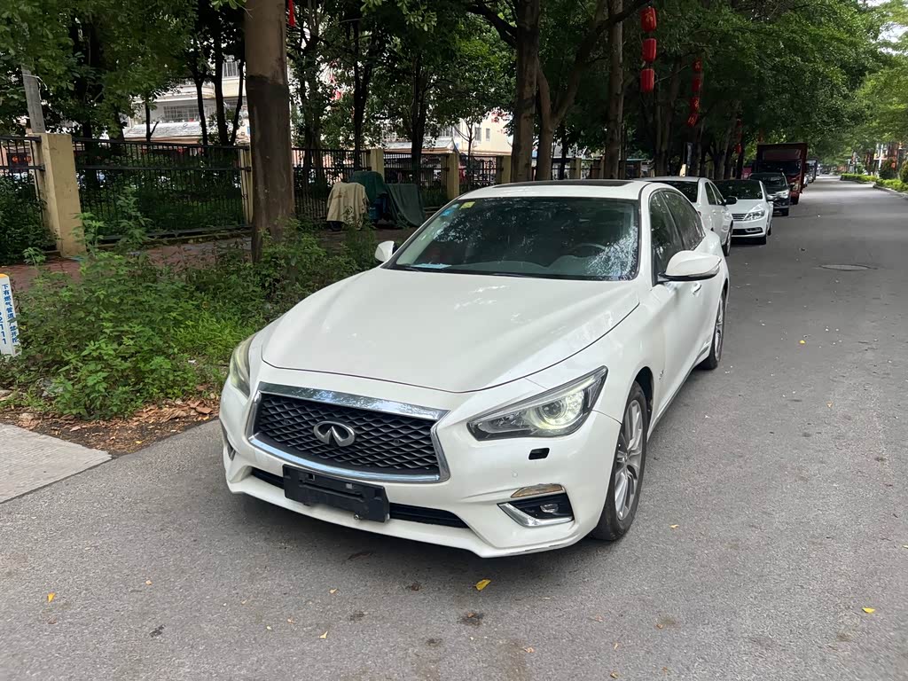 Infiniti Q50L