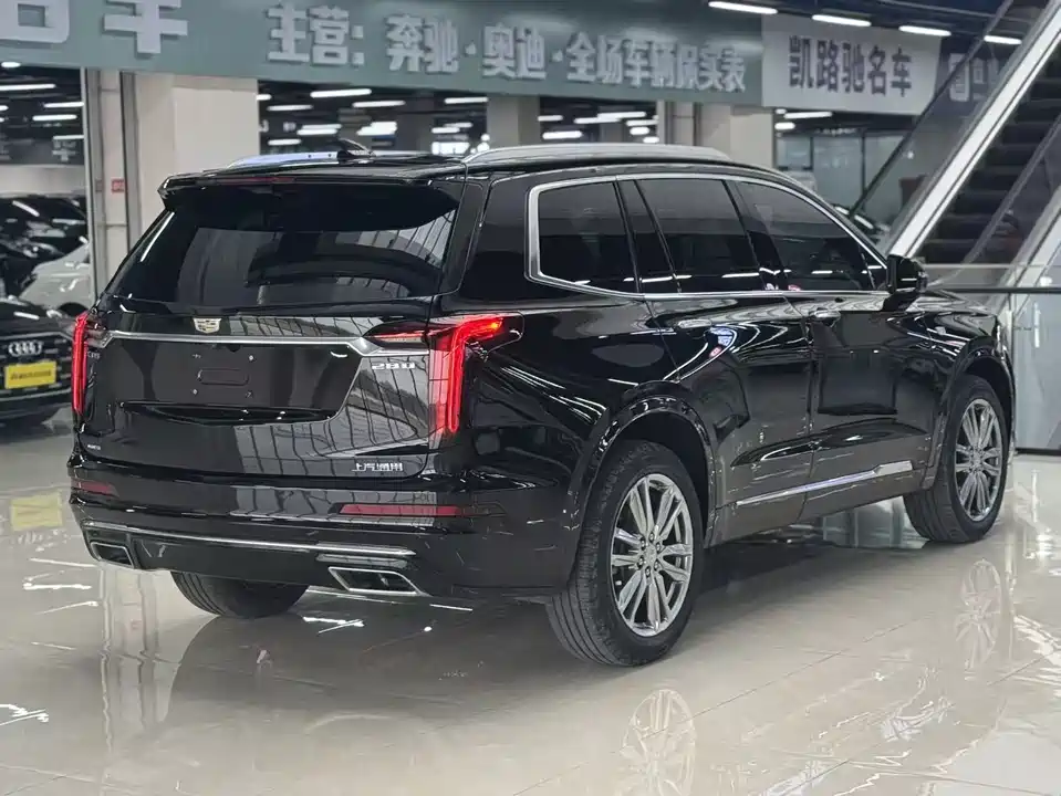 Cadillac XT6