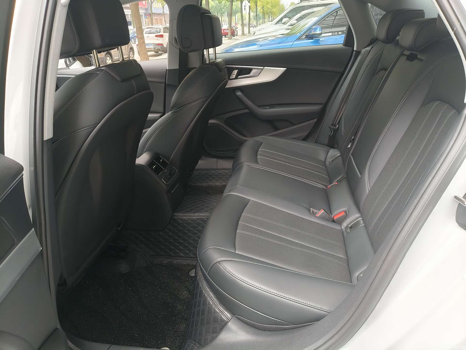 Audi A4L, 2025 8