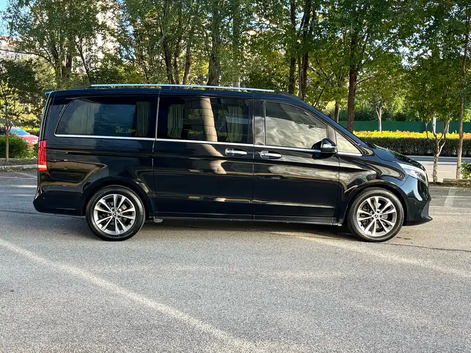 Mercedes-Benz V-class