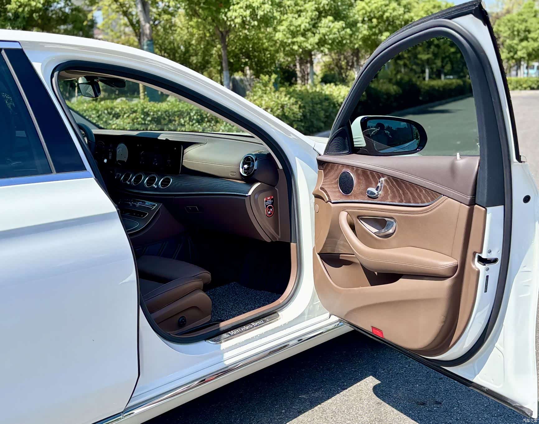 Mercedes-Benz E-Class, 2023 10