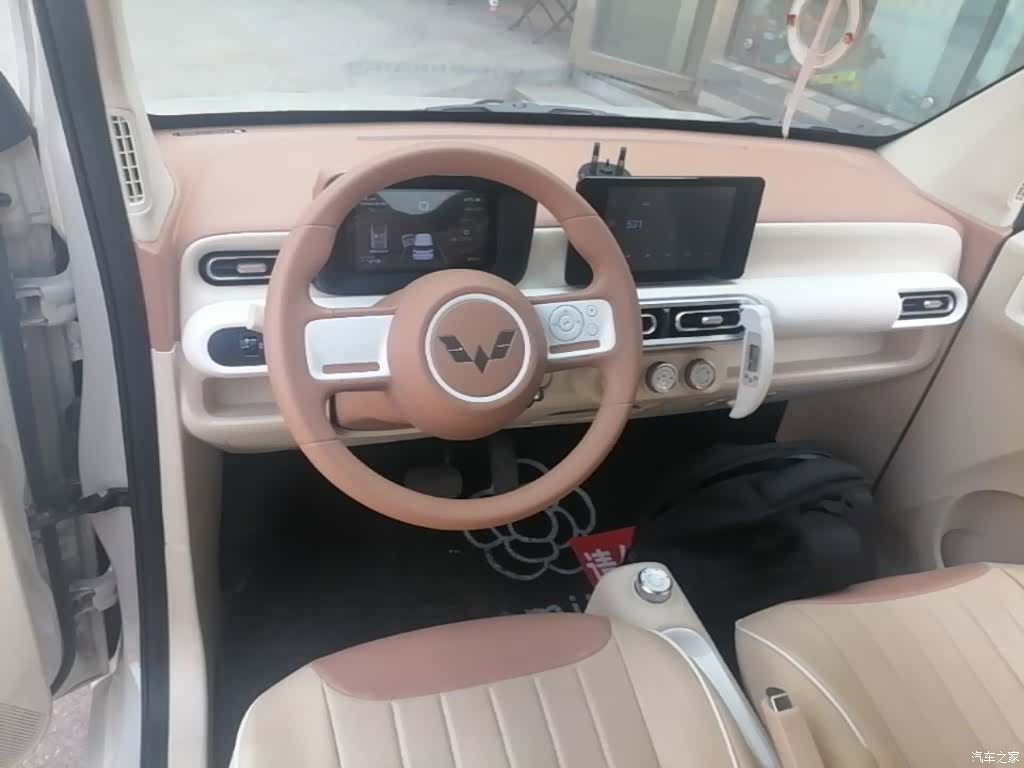 Wuling MINIEV, 2024 10