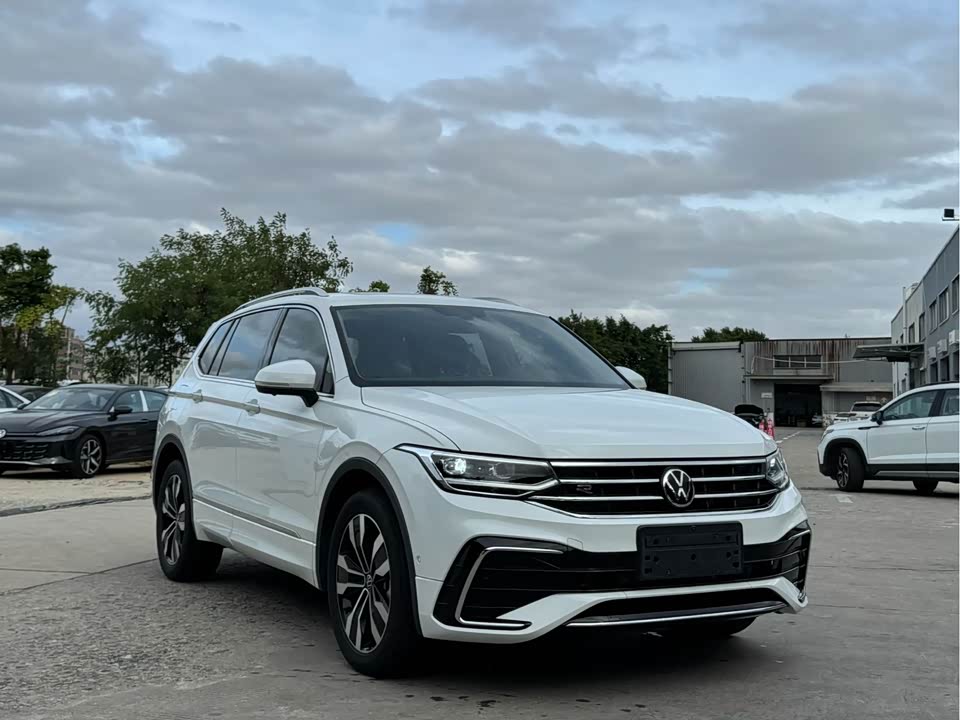 Volkswagen Tiguan L