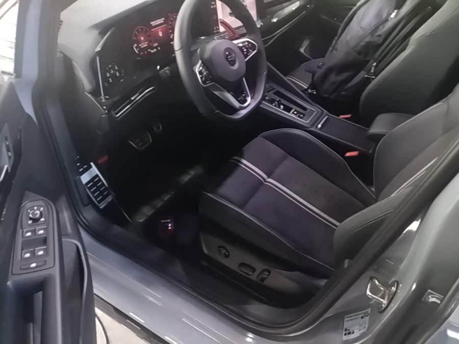 Volkswagen Golf 2023, фото 15