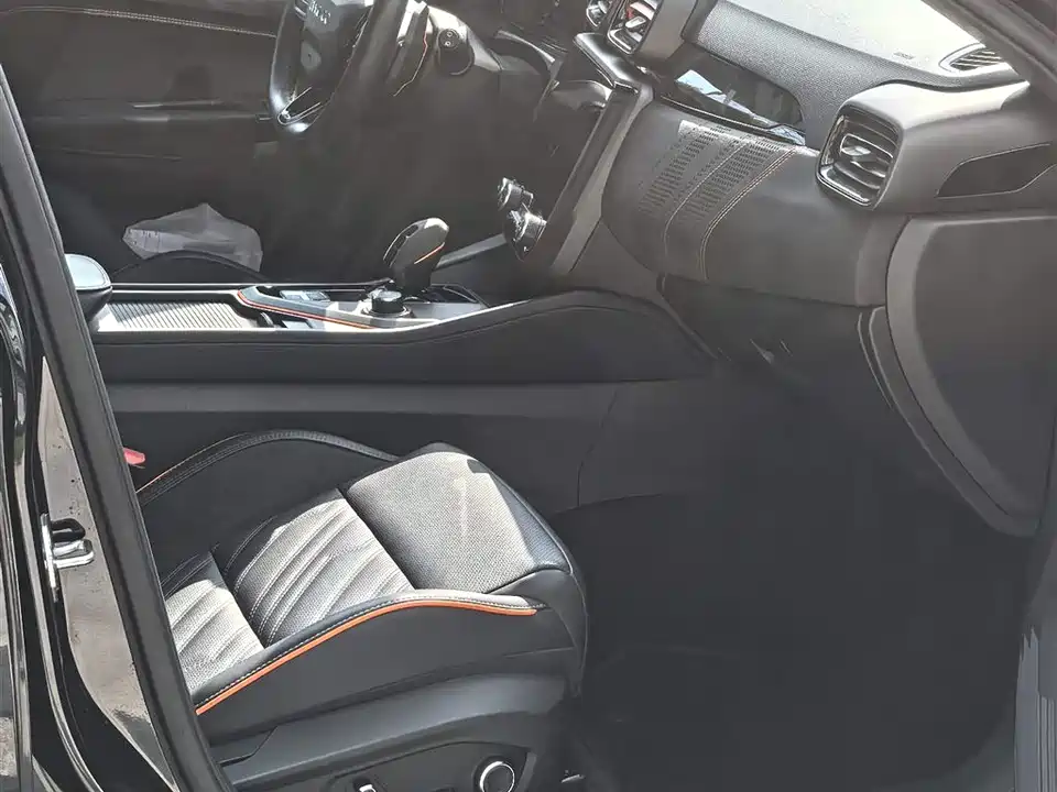 Lynk & Co 02 Hatchback