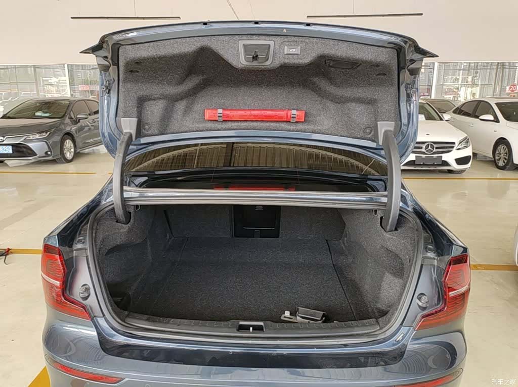 Volvo S60, 2021 15