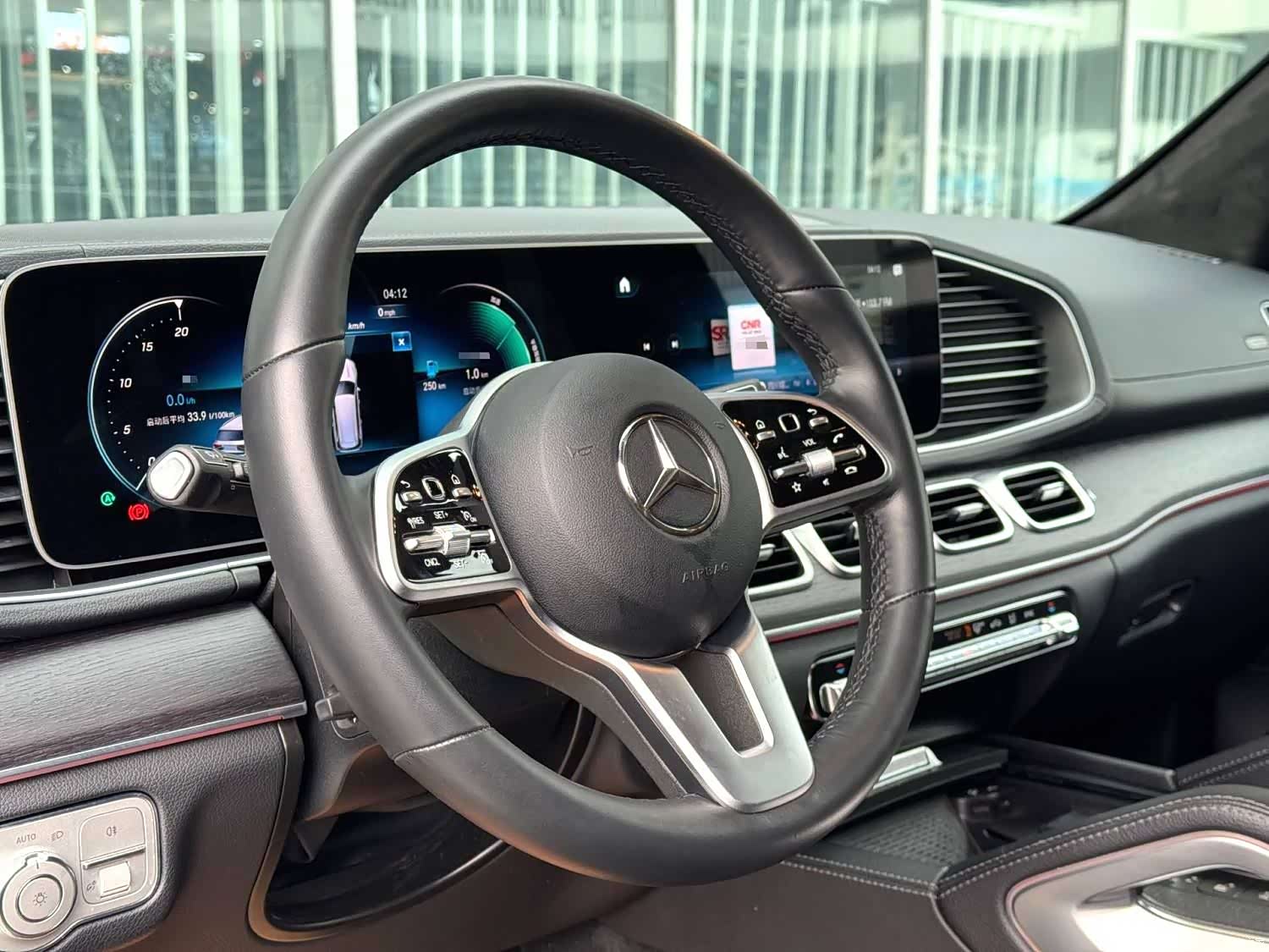 Mercedes-Benz GLS, 2025 12