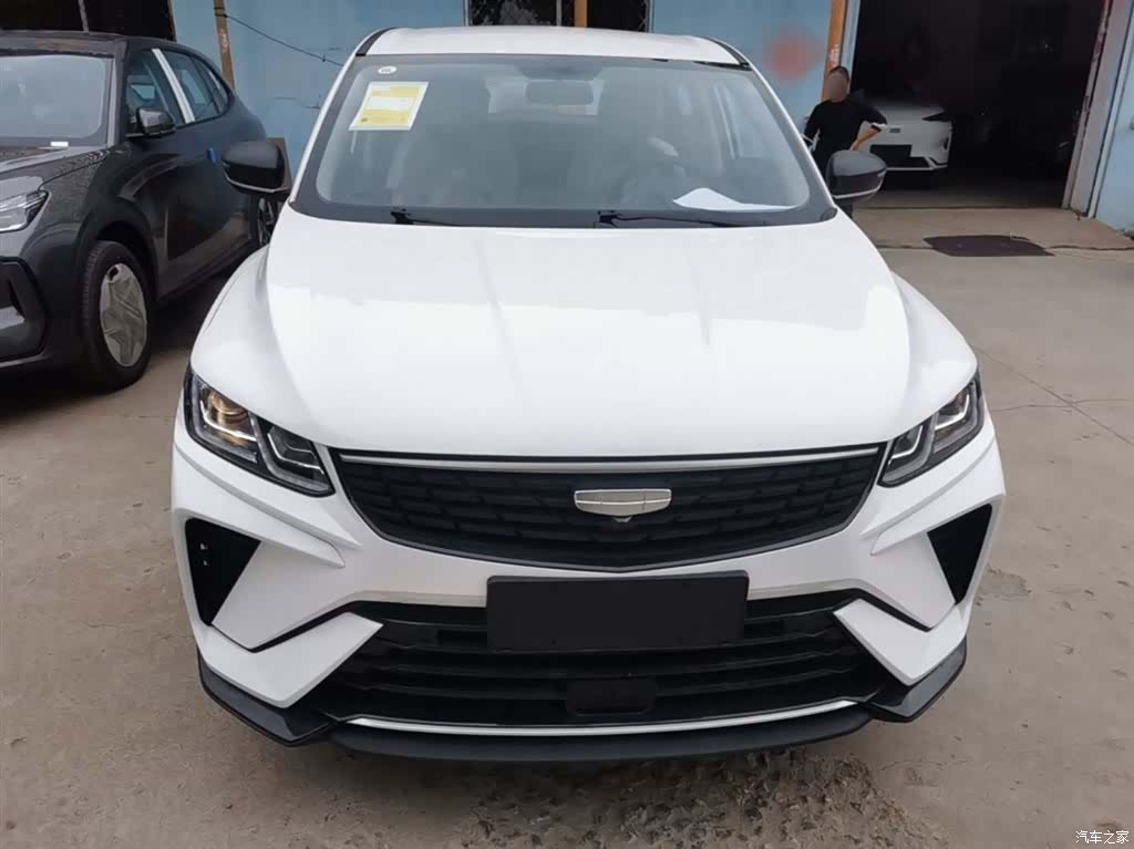 Geely Coolray, 2026 3