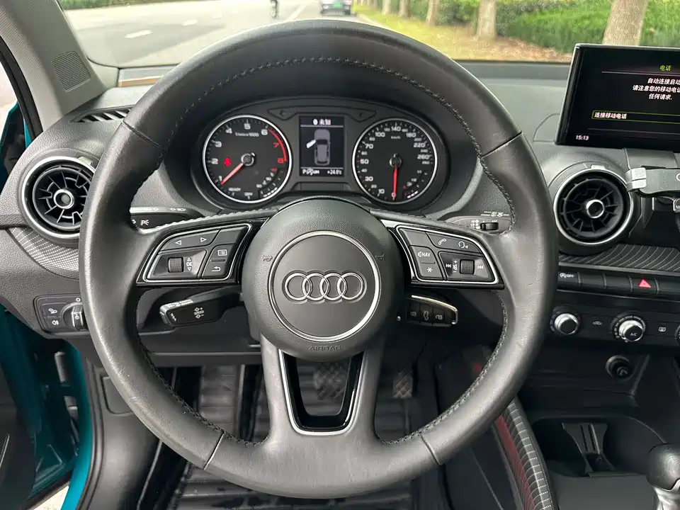 Audi Q2L