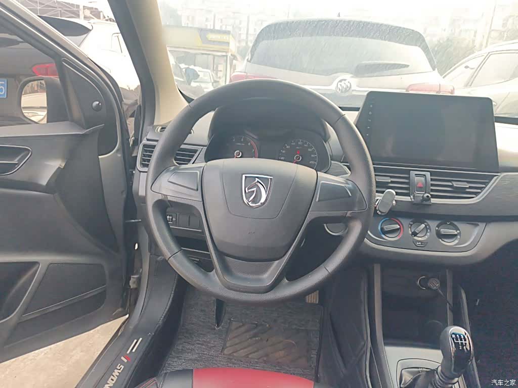 Wuling 310W, 2018 7