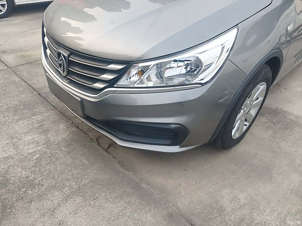 Wuling 310W, 2018 18