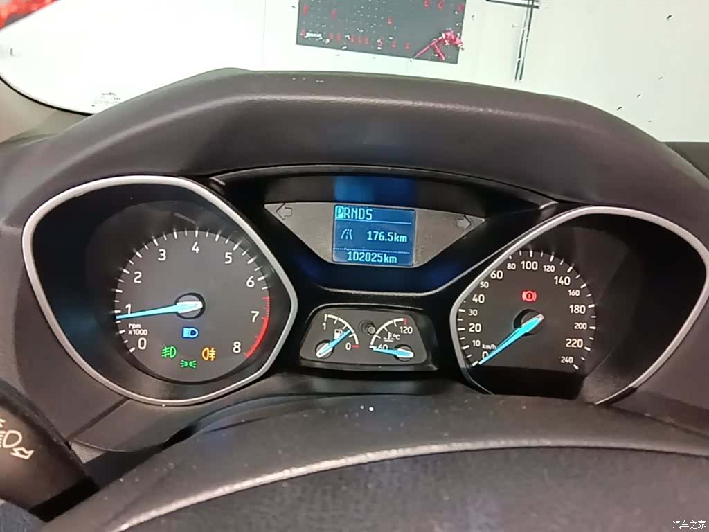 Ford Focus, 2016 12