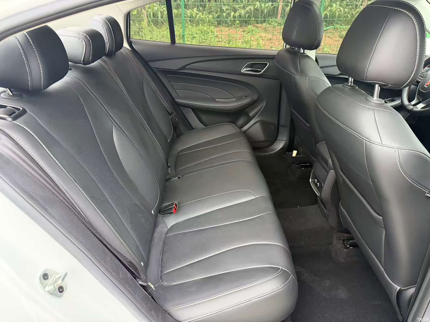 Roewe i5, 2020 12