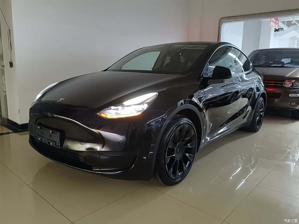 Tesla Model Y, 2022 2