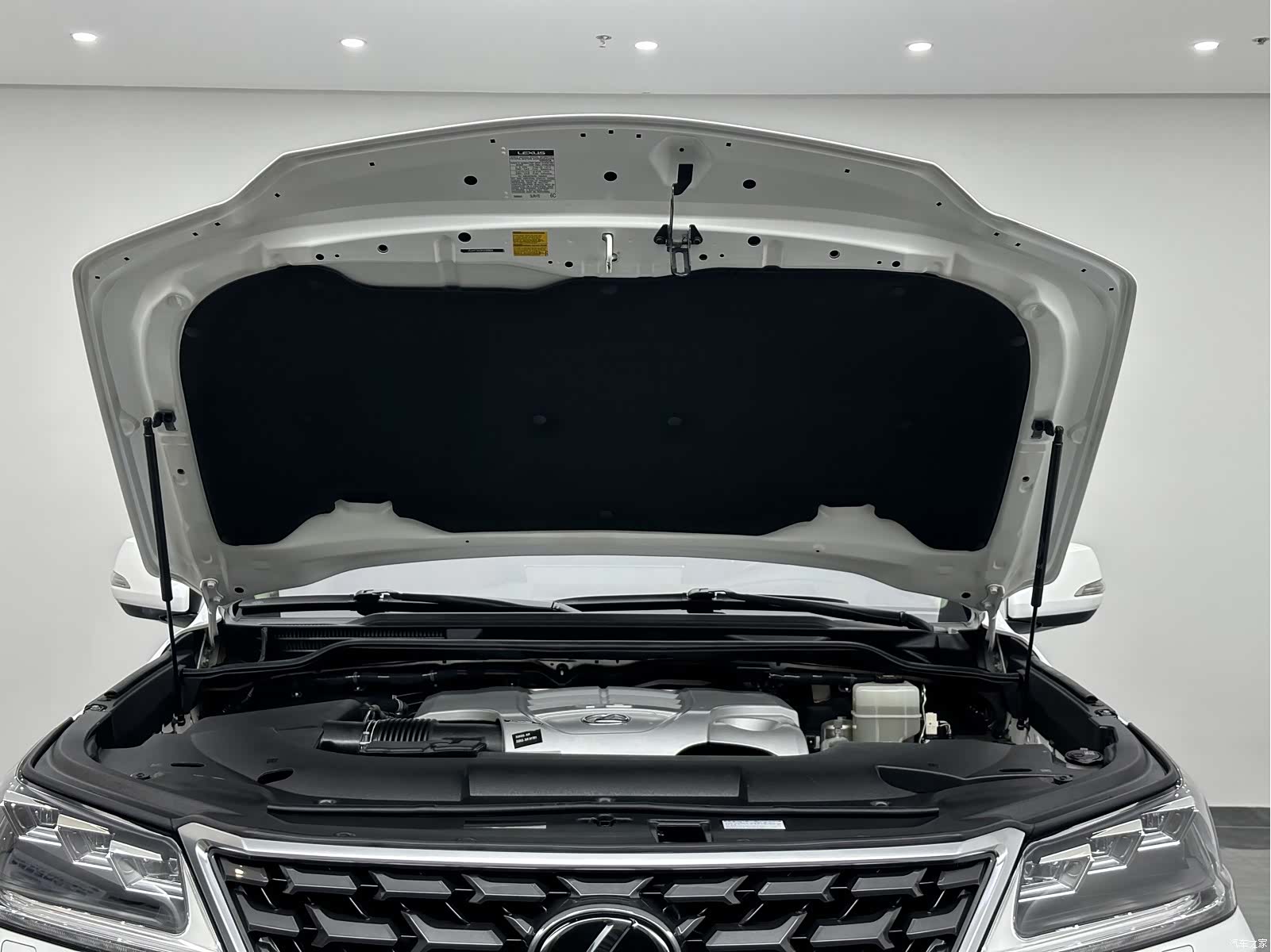Lexus LX, 2019 22