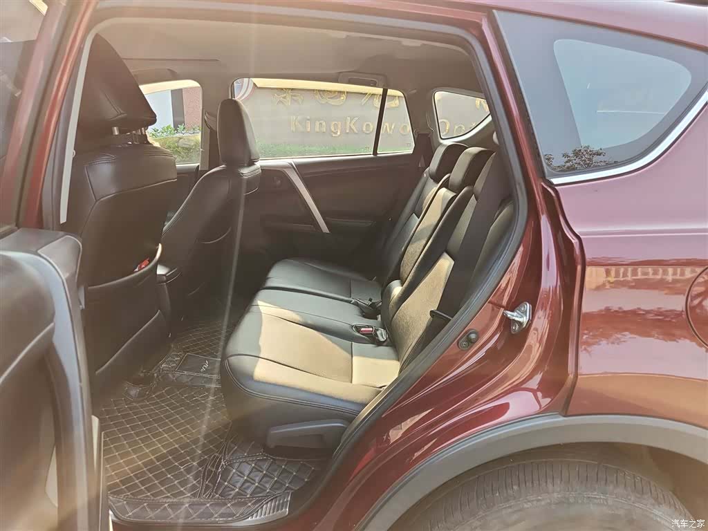 Toyota RAV4, 2018 15