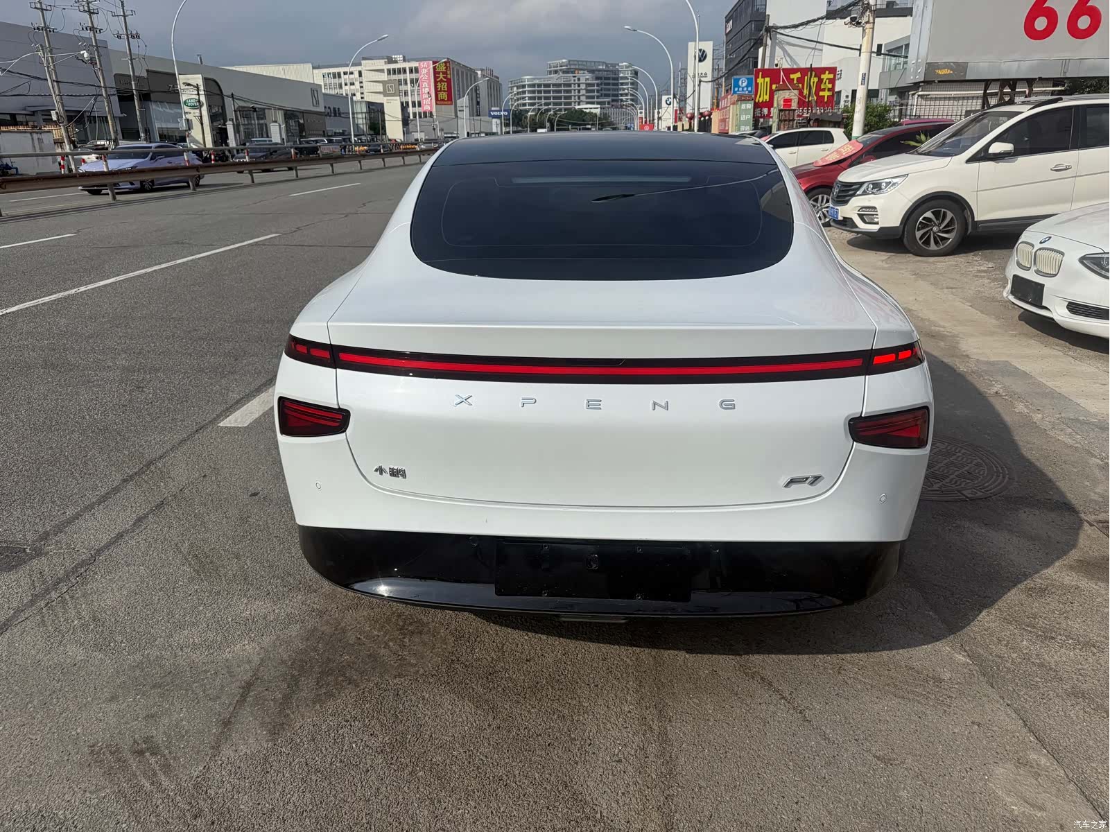 Xpeng P7, 2022 все фото