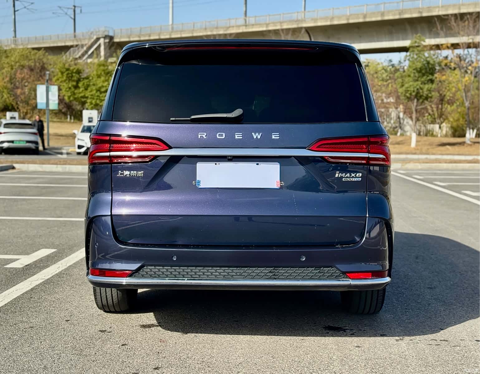 Roewe iMAX8, 2023 4