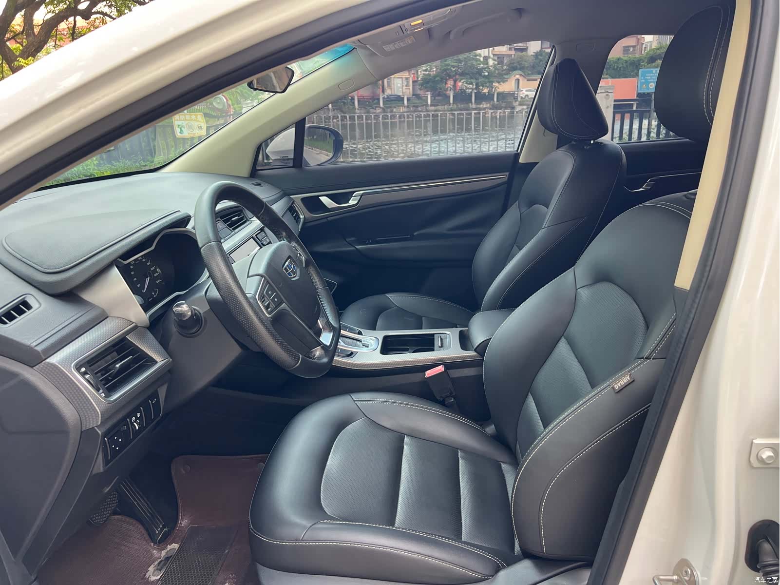 Geely Emgrand, 2017 4